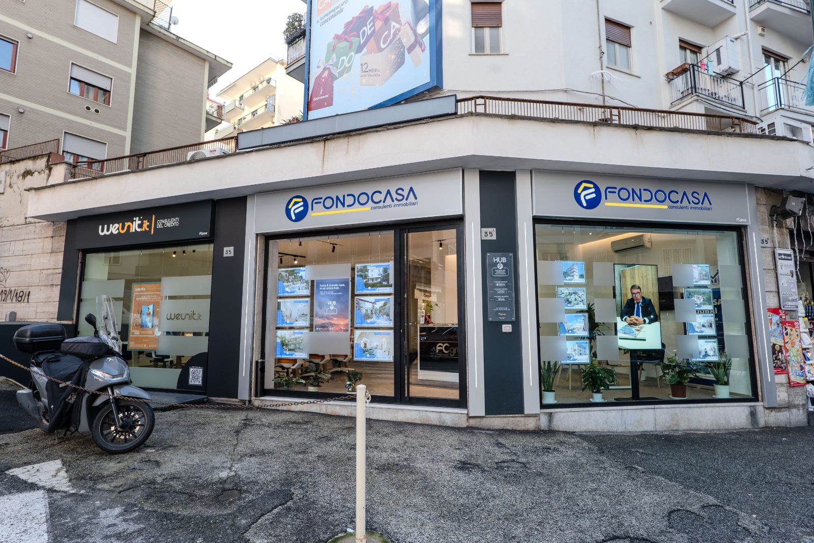 Ingresso dell'agenzia FondoCasa Hub in Via Pietro Mascagni 35 al Vomero, Napoli