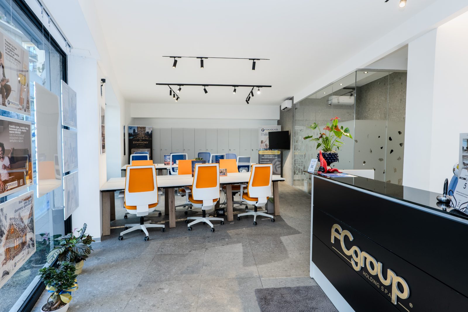Sala d'attesa dell'agenzia FondoCasa Hub al Vomero, Napoli